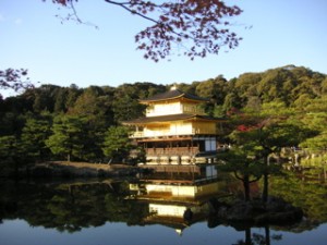 紅葉と金閣寺<p> 紅葉と金閣寺