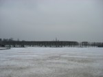 雪に覆われた広大な公園…
