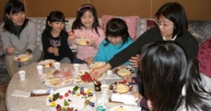 食べるのに真剣 食べるのに真剣<p>